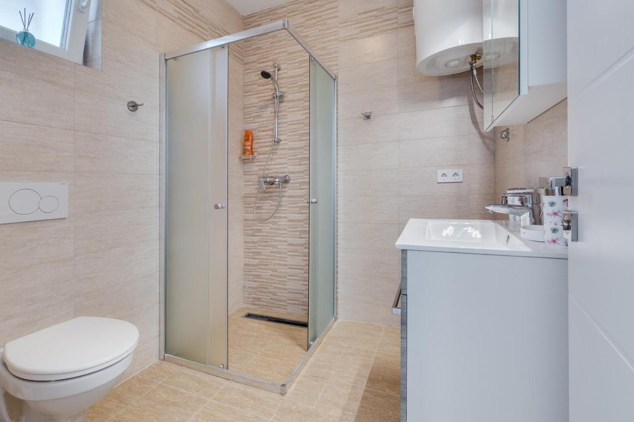 Apartmani Kastelina Vir Εξωτερικό φωτογραφία