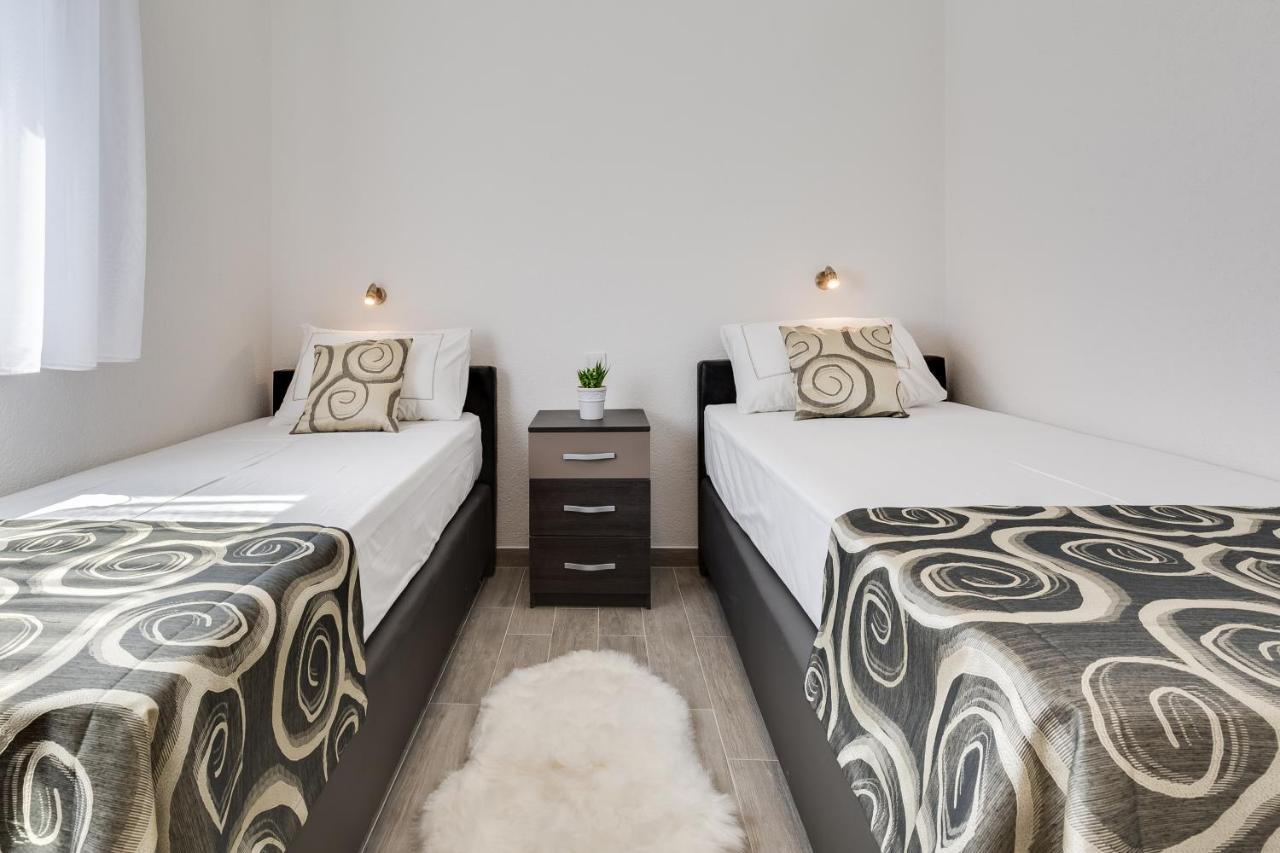 Apartmani Kastelina Vir Εξωτερικό φωτογραφία