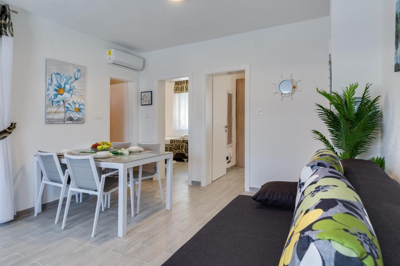 Apartmani Kastelina Vir Εξωτερικό φωτογραφία