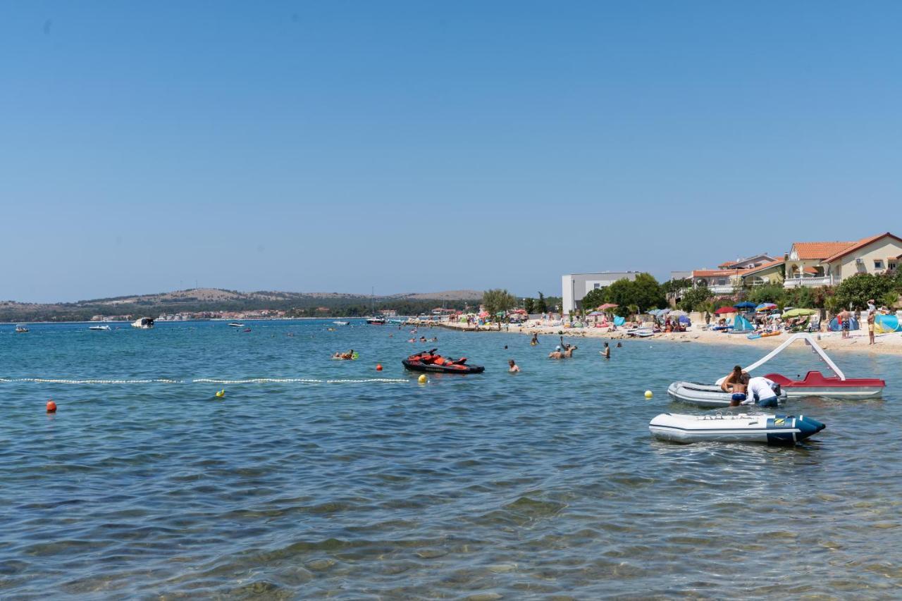 Apartmani Kastelina Vir Εξωτερικό φωτογραφία