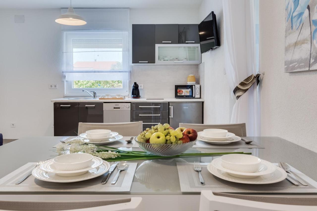 Apartmani Kastelina Vir Εξωτερικό φωτογραφία