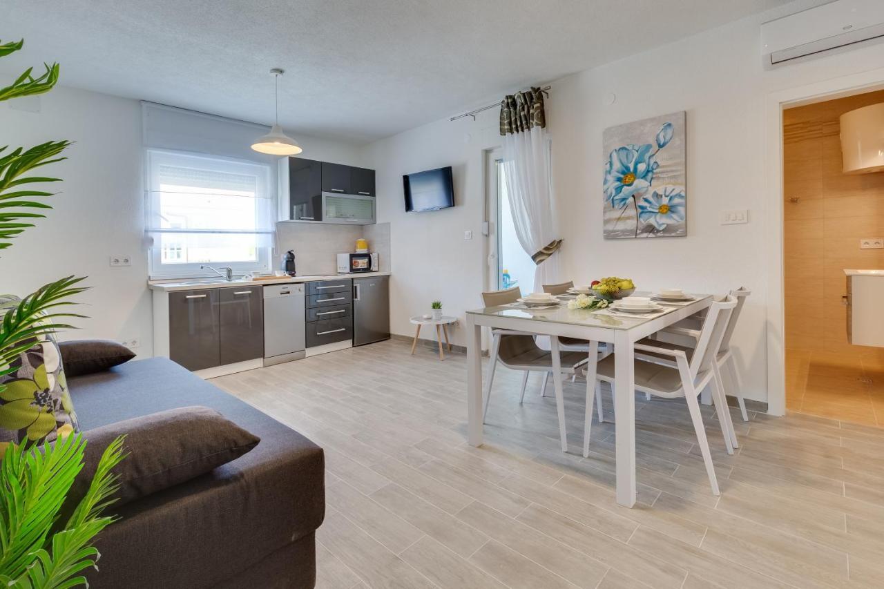 Apartmani Kastelina Vir Εξωτερικό φωτογραφία