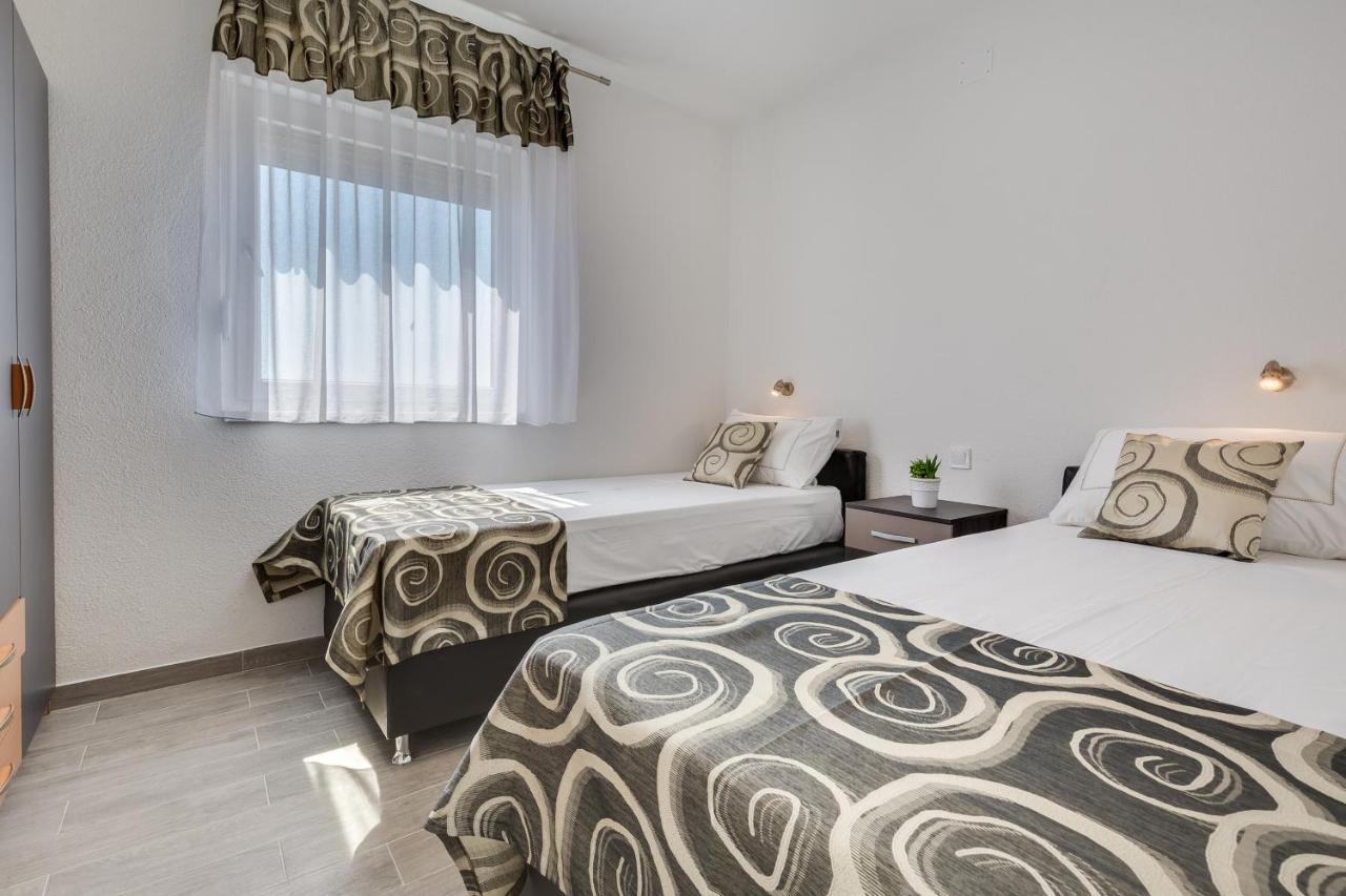 Apartmani Kastelina Vir Εξωτερικό φωτογραφία
