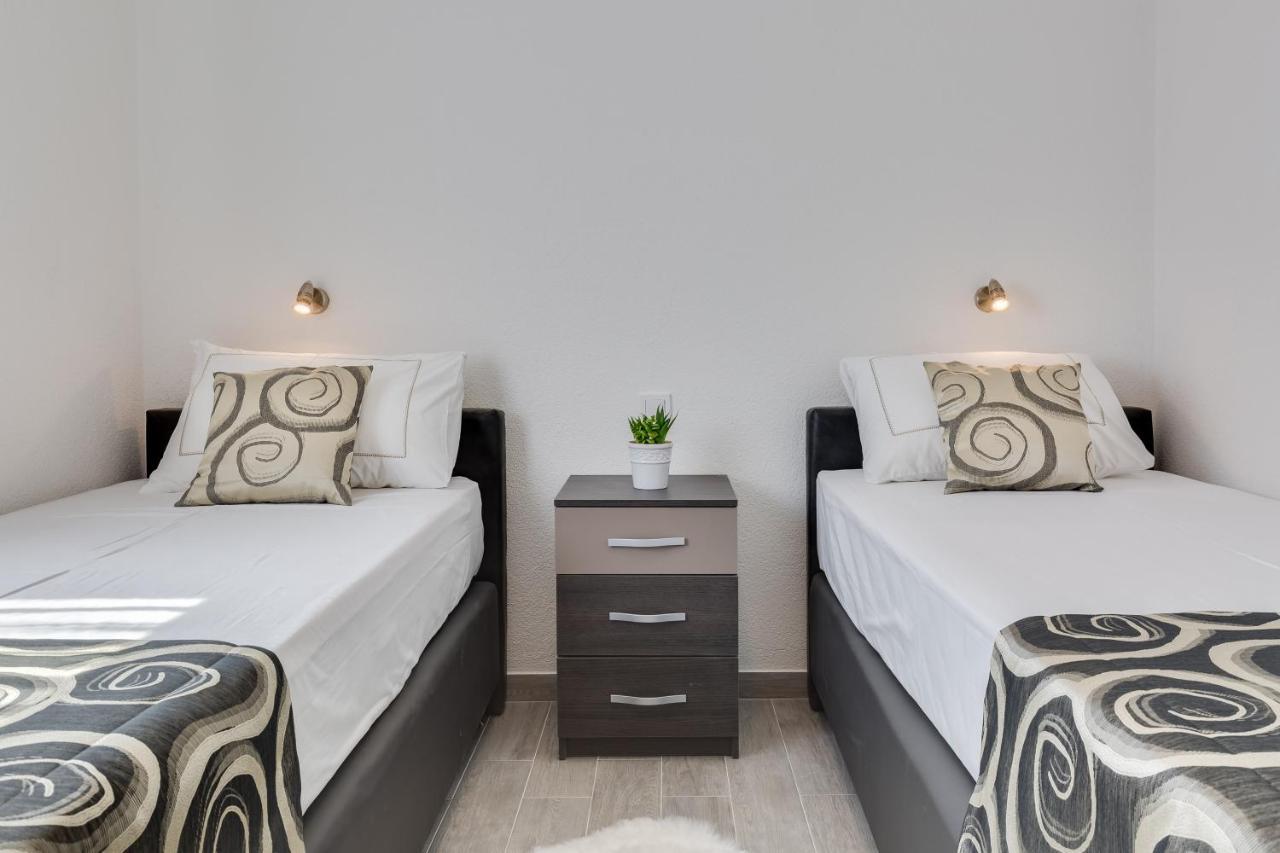 Apartmani Kastelina Vir Εξωτερικό φωτογραφία