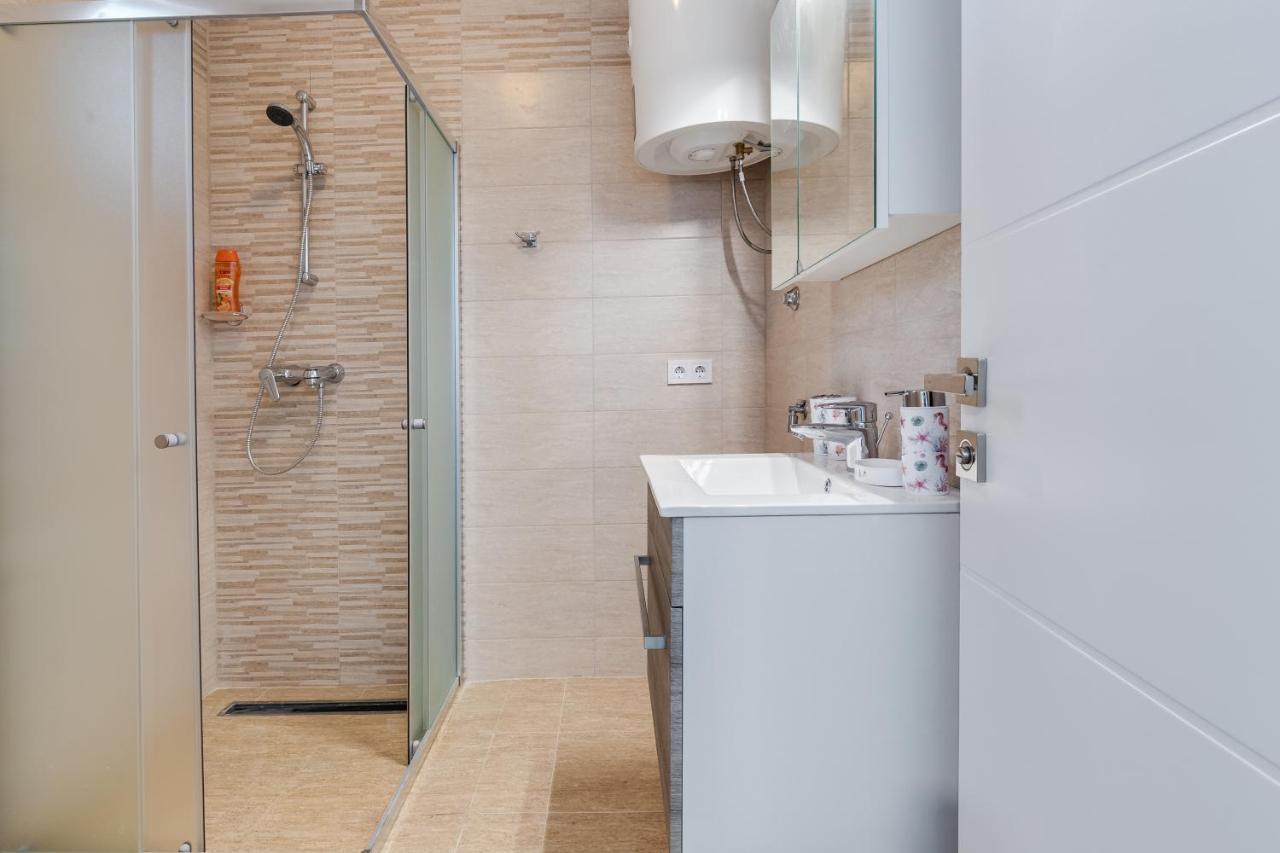 Apartmani Kastelina Vir Εξωτερικό φωτογραφία